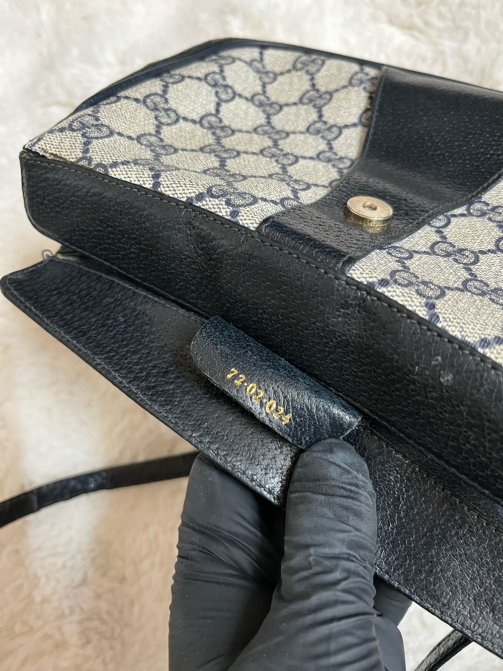 Vintage GUCCI GG Supreme Sherry Line Shoulder Bag PVC Navy Gold 72 02 024 - READ - Picture 11 of 16